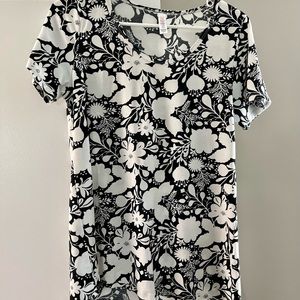 LuLaRoe Top size small